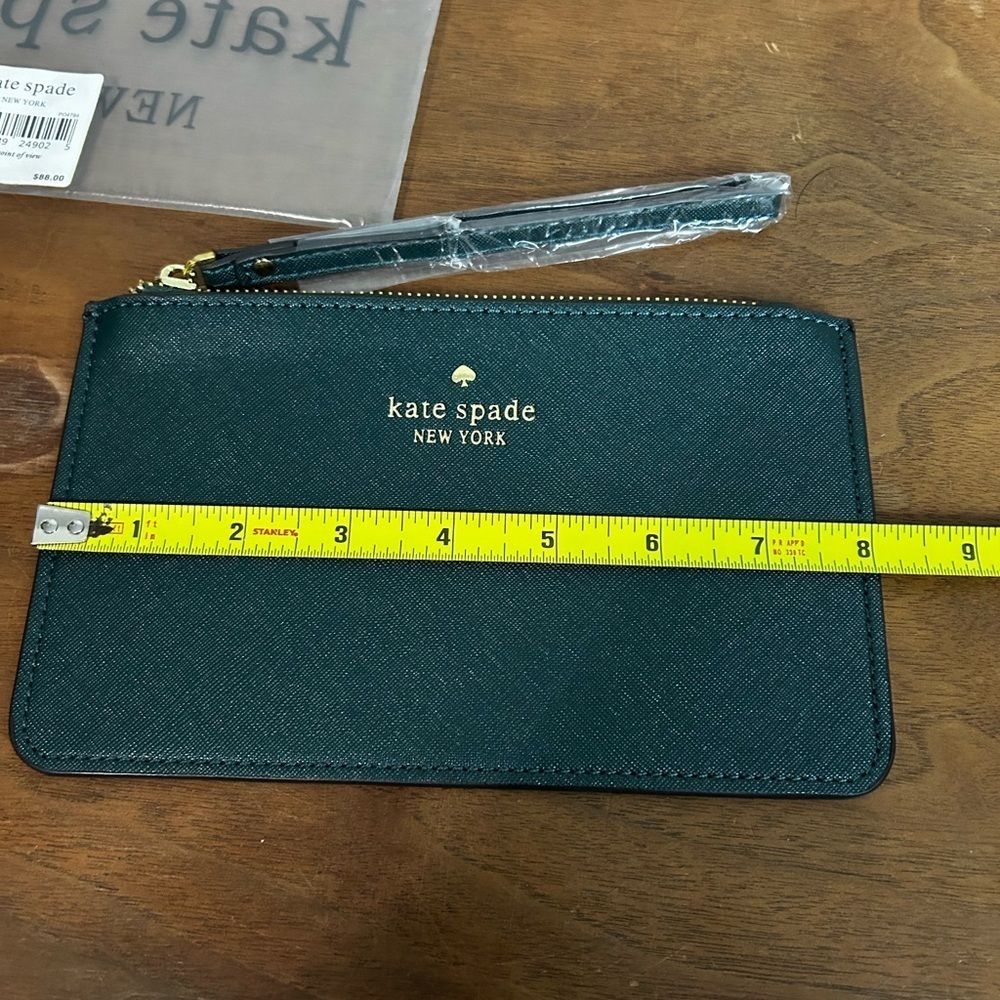 NWT Kate Spade Hunter Green Leather Wristlet - Picture 4 of 6